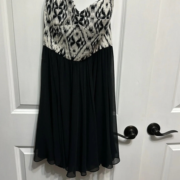 Erin by Erin Featherston‎ cocktail dress black flowy bottom - Picture 1 of 7